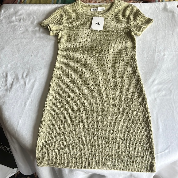 Elodie Dresses & Skirts - NWT Elodie Size XS Textured Mini Dress